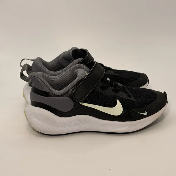 Nike boys revolution Sneakers Black Gray Size 9 (Toddler Boy) - Picture 2 of 6